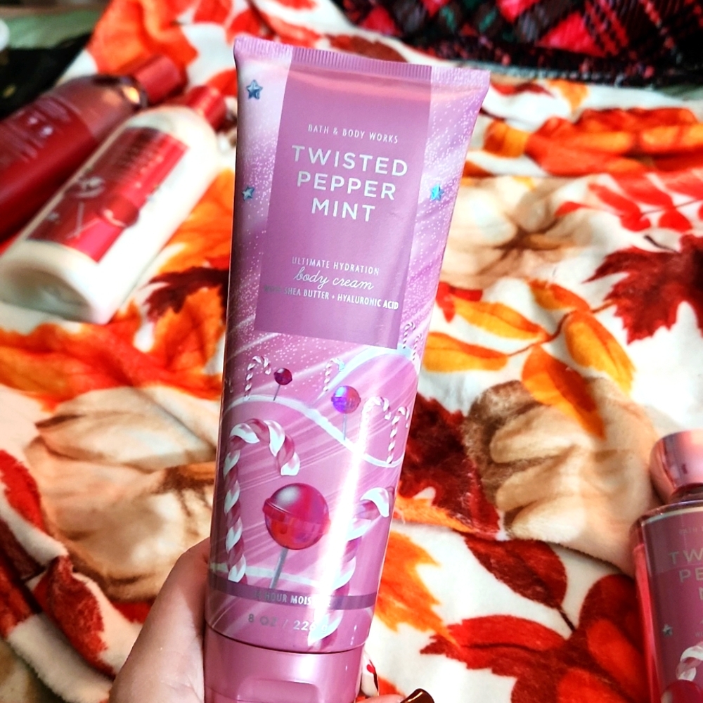 NWT TWISTED PEPPERMINT 🎄